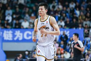 kaiyun-张镇麟8投3中&三分6中2得到9分4板2助 加时赛最后时刻3分杀死比赛