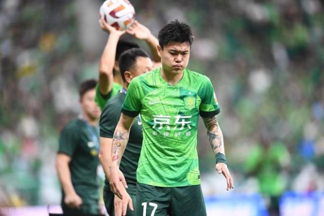 开云APP-杨立瑜接受踝关节外支具固定治疗 姜祥佑右肩挫伤