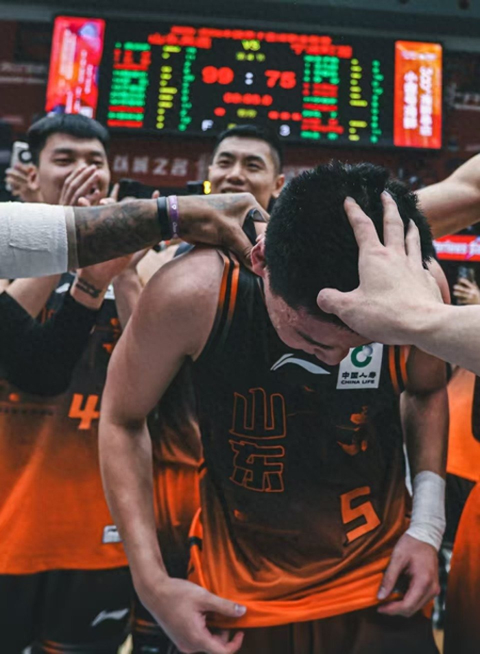 大冷门！山东惨遭30分大败，高诗岩1中0仅4分，联赛前4没望了|宁波|山东队|北京首钢|球队|季后赛_新浪体育_新浪新闻